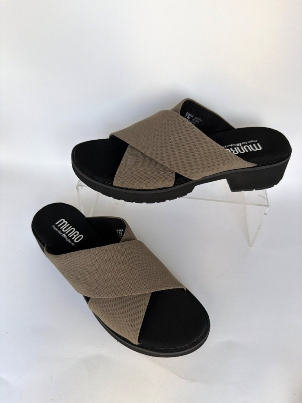 Munro Dekkie Sandals Khaki Tan Low Block Heels Women Size 7 N